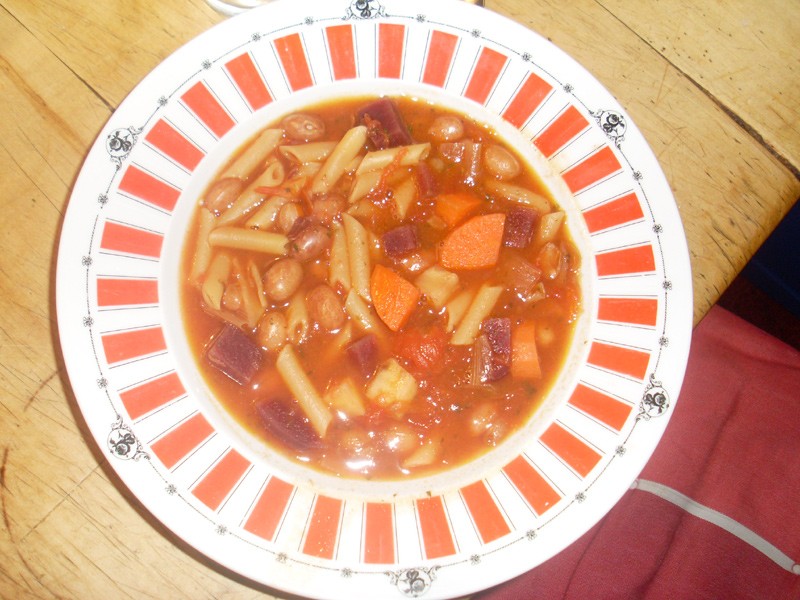 Minestrone 1. Versuch mit Karotte, Sellerie, Kohlrabi, Rote Bete und Champignons