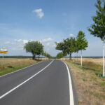 Landstraße nach Cöthen am Dorfausgang von Dannenberg/Mark